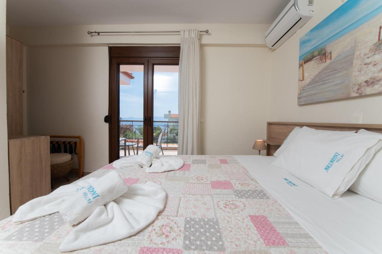 Ariadni -Villas- Luxury Houses クリオピギ エクステリア 写真